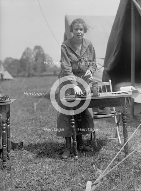Woman's National Service School, Under Woman's Section, Navy League, Telegraphing; Miss Eliz... 1917 Creator: Harris & Ewing.
