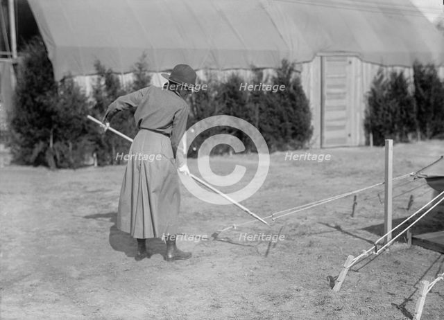 Woman's National Service School, Under Woman's Section, Navy League, Mrs. Lippitt of Rhode..., 1916. Creator: Harris & Ewing.