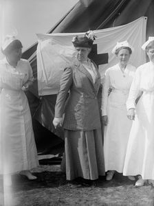 Woman's National Service School Under Woman's Section, Navy League, Red Cross Nurses, 1916. Creator: Harris & Ewing