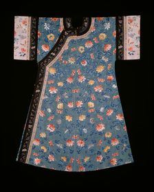 Woman's Changfu (Informal Court Robe), China, Qing dynasty (1644-1911), late 19th/early 20th cen. Creator: Unknown