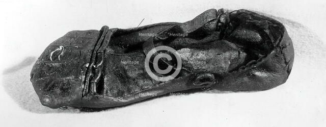 Woman's Horned Toe Shoe, England, 16th century. Creator: Unknown.