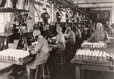 Women packing Rowntree’s Elect Cocoa, York, Yorkshire, 1929