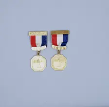 Women's USGA Championship winner's medals, 1901-2. Creator: Unknown