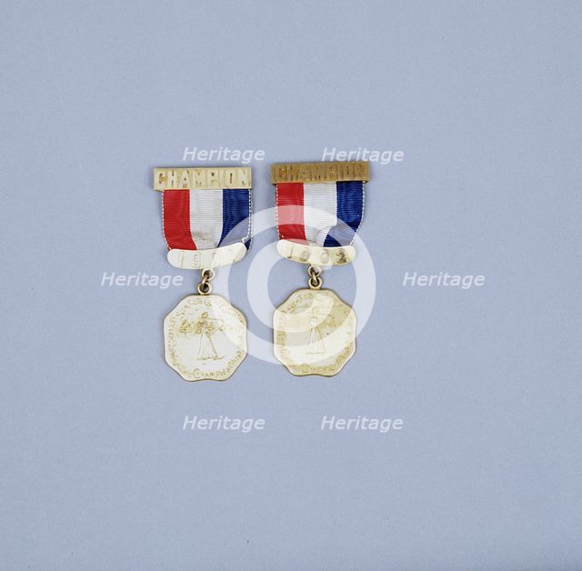 Women's USGA Championship winner's medals, 1901-2. Creator: Unknown.