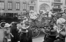 Women's Land Army, between c1915 and c1920. Creator: Bain News Service