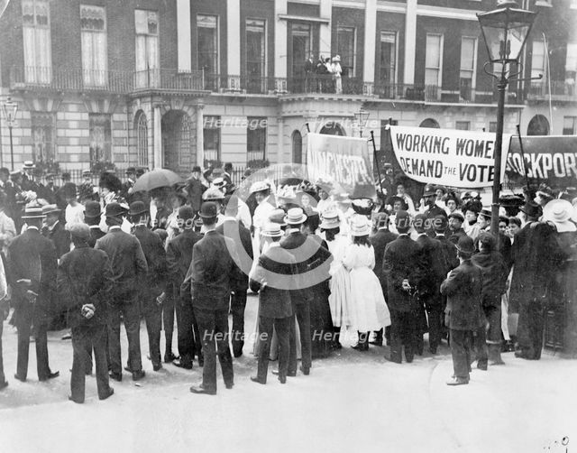 Women's Sunday procession, 21 June 1908. Creator: Unknown.