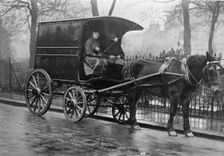 Women workers, England, between c1915 and c1920. Creator: Bain News Service