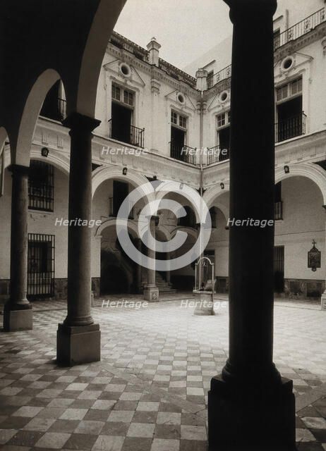 Women's hospital, Cádiz: 18th-century patio, c1900. Creator: Unknown.