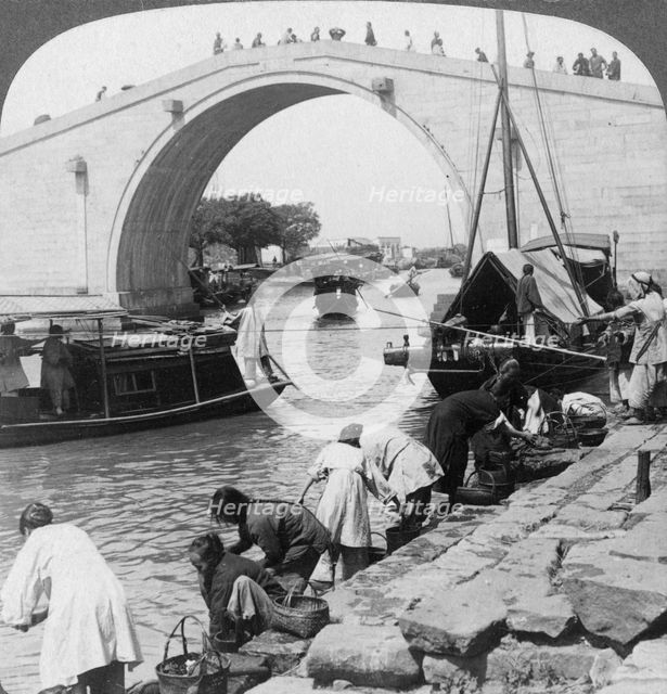 Woo Men Bridge and Grand Imperial Canal, Soo-chow (Suzhou), China, 1900.Artist: Underwood & Underwood