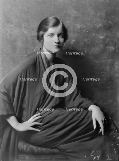 Wood, Peggy, Miss, portrait photograph, 1917 Aug. 27. Creator: Arnold Genthe.