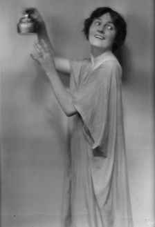 Woodruff, Eleanor, Miss, portrait photograph, 1914. Creator: Arnold Genthe