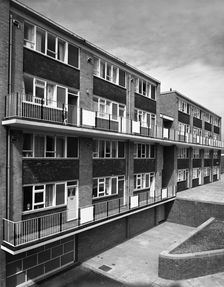 Woodside Maisonettes, Sheffield 13th August 1962. Creator: Michael Walters