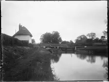 Wootton Rivers Lock, Wootton Rivers, Wiltshire, 1923. Creator: Katherine Jean Macfee