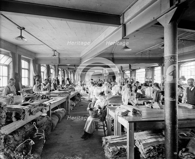 Workers at Hampton's Munitions Works, Lambeth, London, 1914-1918. Artist: Bedford Lemere and Company