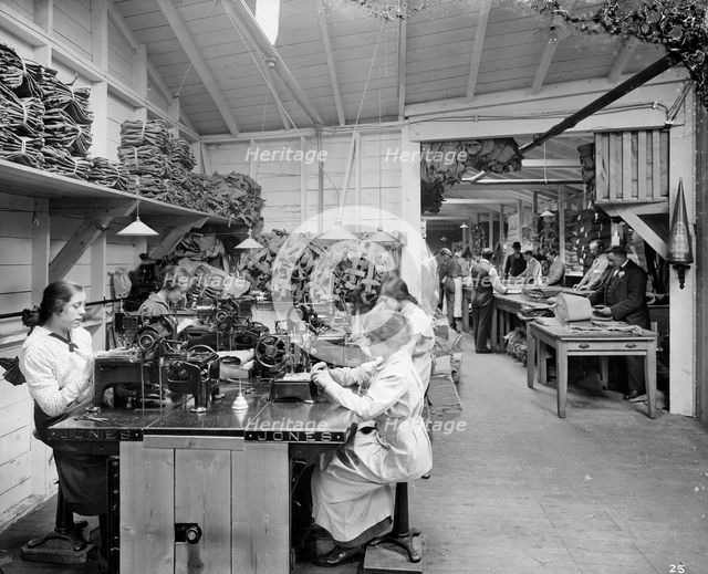 Workshop, Hampton's Munitions Works, Lambeth, London, 1914-1918. Artist: Bedford Lemere and Company
