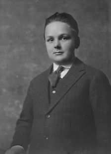 Work, Master, portrait photograph, 1916 or 1917. Creator: Arnold Genthe