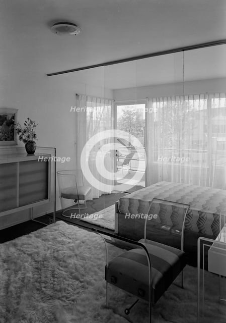 World's Fair, House of Glass no. 4, 1939. Creator: Gottscho-Schleisner, Inc.