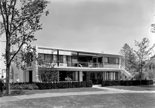 World's Fair, House of Glass no. 4, 1939. Creator: Gottscho-Schleisner, Inc