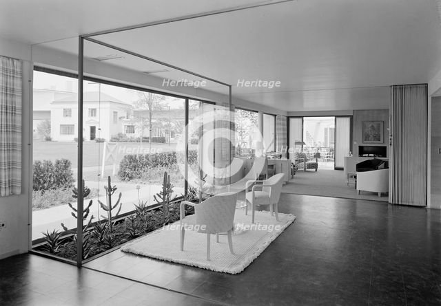 World's Fair, House of Glass no. 4, 1939. Creator: Gottscho-Schleisner, Inc.