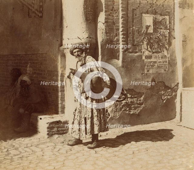 Water-carrier, Samarkand, between 1905 and 1915. Creator: Sergey Mikhaylovich Prokudin-Gorsky.