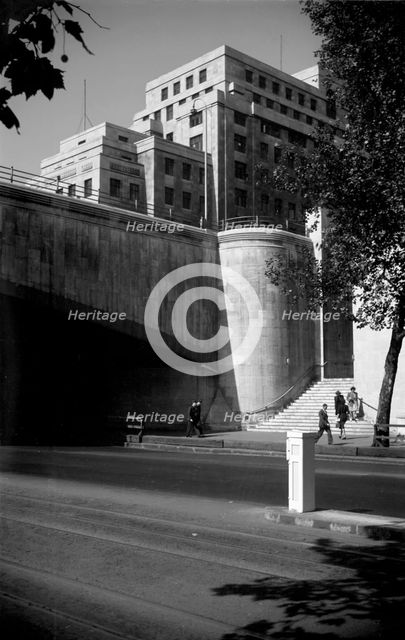 Waterloo Bridge, London, c1945-c1965. Artist: SW Rawlings