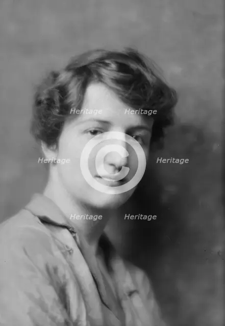 Watson, Ruth, Miss, portrait photograph, 1915. Creator: Arnold Genthe.