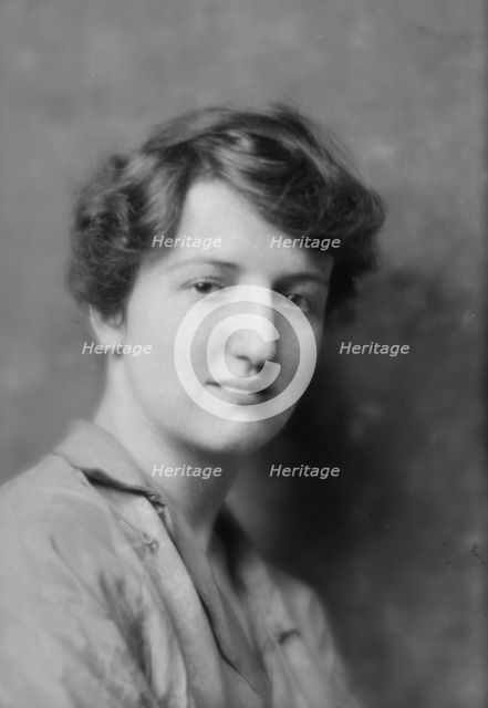 Watson, Ruth, Miss, portrait photograph, 1915. Creator: Arnold Genthe.