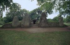 Wayland's Smithy Neolithic Long Barrow, 36th century BC
