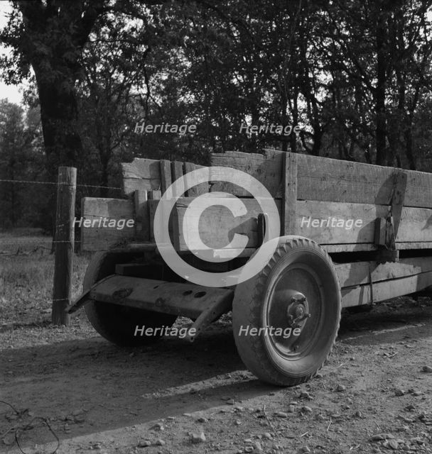Wagon built on the farm utilizing parts of wrecked Dodge..., Oregon, Kirby (Josephine County), 1939. Creator: Dorothea Lange.