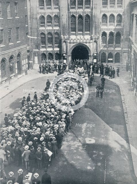 Waiting to enter the Guildhall for Mr. Asquith's first great call to arms meeting, 1914. Artist: Unknown