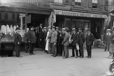 Waiting to register, 6/5/17, 1917. Creator: Bain News Service