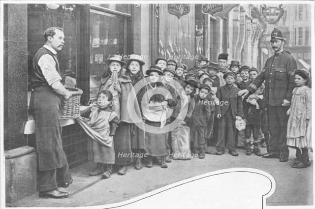 Waiting for parcels of food, Cheapside, c1903 (1903). Artist: Unknown.