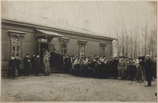 Waiting for removal of the Leo Tolstoy's body at the Astapovo station, November 20, 1910, 1910. Artist: Anonymous