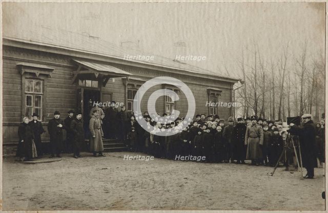 Waiting for removal of the Leo Tolstoy's body at the Astapovo station, November 20, 1910, 1910. Artist: Anonymous  