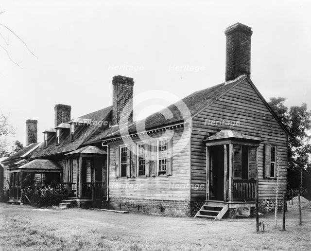 Wales house, Petersburg vicinity, Dinwiddie Co., Virginia, between 1933 and 1940. Creator: Frances Benjamin Johnston.