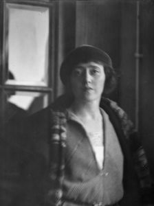 Walter, Valerie, Miss, portrait photograph, 1930 Oct. Creator: Arnold Genthe