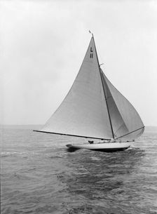 Wamba II running downwind under spinnaker, 1914. Creator: Kirk & Sons of Cowes