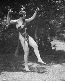 Wanger, Beatrice, Miss, 1921 June 21. Creator: Arnold Genthe