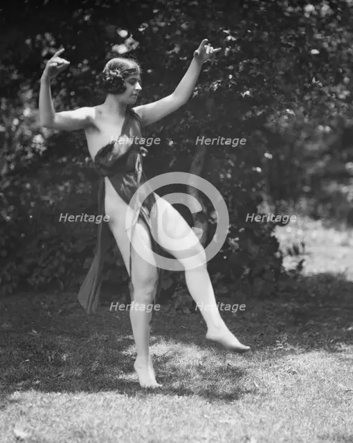 Wanger, Beatrice, Miss, 1921 June 21. Creator: Arnold Genthe.