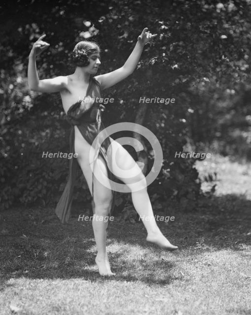 Wanger, Beatrice, Miss, 1921 June 21. Creator: Arnold Genthe.