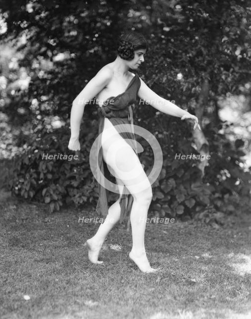 Wanger, Beatrice, Miss, 1921 June 21. Creator: Arnold Genthe.