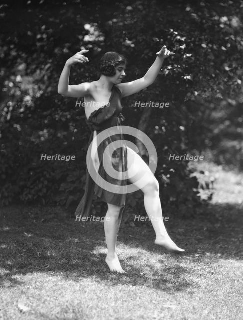 Wanger, Beatrice, Miss, 1921 June 21. Creator: Arnold Genthe.