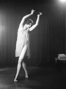 Wanger, Beatrice, Miss, 1922 June 26. Creator: Arnold Genthe