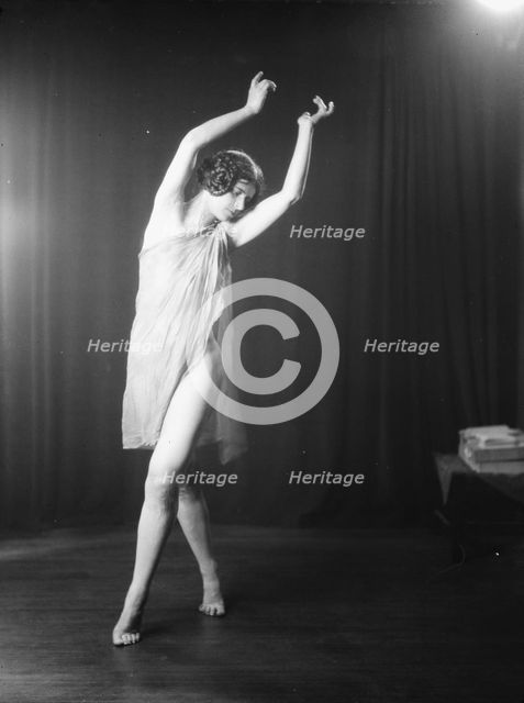 Wanger, Beatrice, Miss, 1922 June 26. Creator: Arnold Genthe.