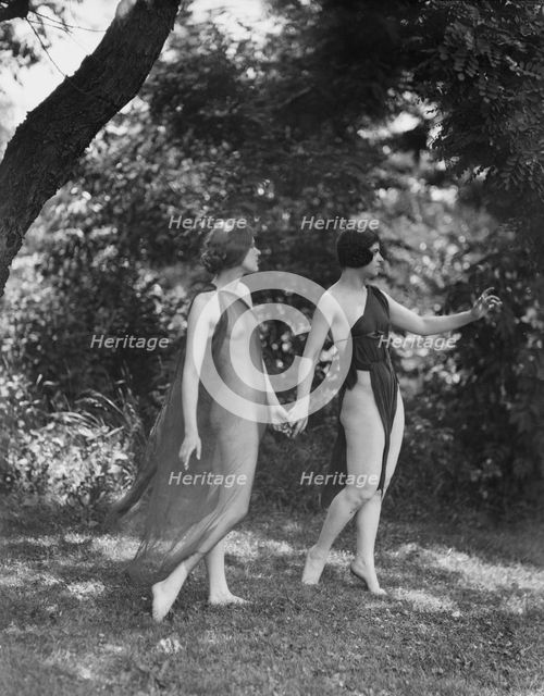 Wanger, Beatrice, Miss, and Miss Solveig Hornbeck, 1921 June 21. Creator: Arnold Genthe.