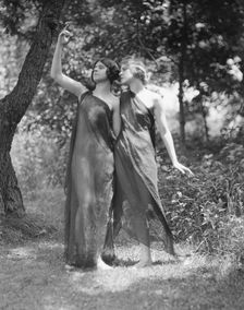 Wanger, Beatrice, Miss, and Miss Solveig Hornbeck, 1921 June 21. Creator: Arnold Genthe