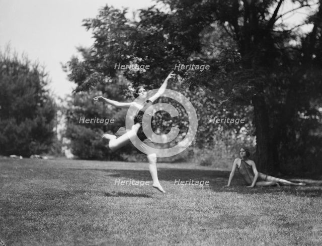 Wanger, Beatrice, Miss, and Miss Solveig Hornbeck, 1921 June 21. Creator: Arnold Genthe.