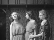 Wanger, Beatrice, Miss, and other dancers, between 1912 and 1920. Creator: Arnold Genthe