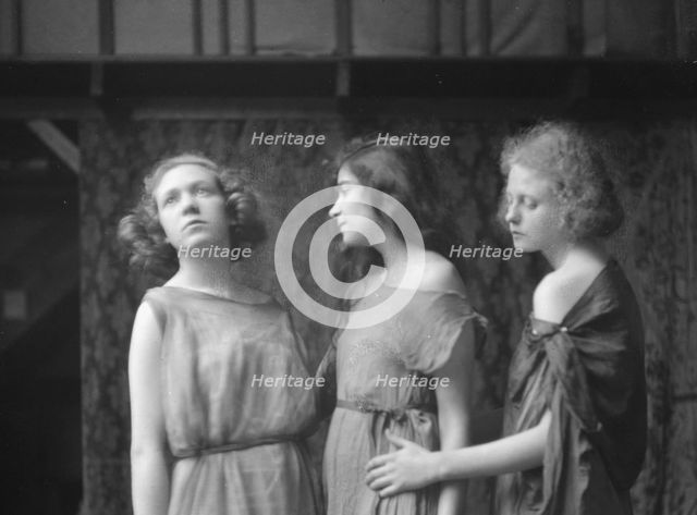 Wanger, Beatrice, Miss, and other dancers, between 1912 and 1920. Creator: Arnold Genthe.
