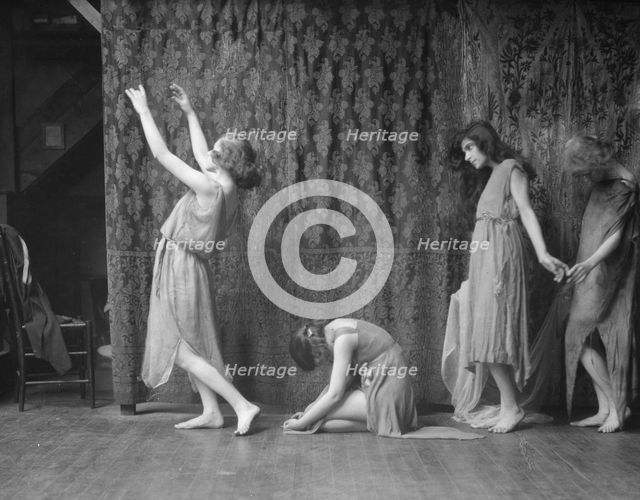 Wanger, Beatrice, Miss, and other dancers, between 1912 and 1920. Creator: Arnold Genthe.